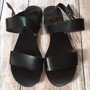 Old Navy black sandals